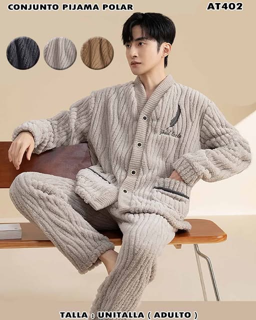 AT402 – Conjunto Pijama Polar Acolchado para Hombre