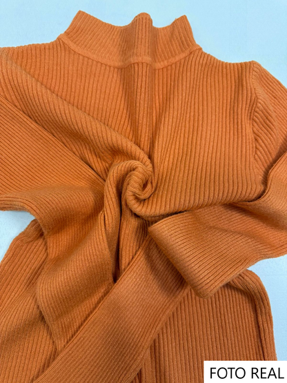 VS001 - Suéter Cuello Alto