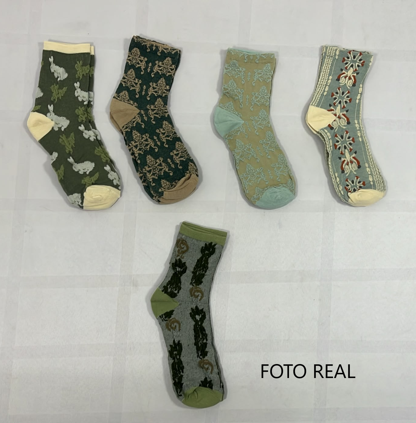 VN011 - Calcetas Bordadas Estilo Vintage