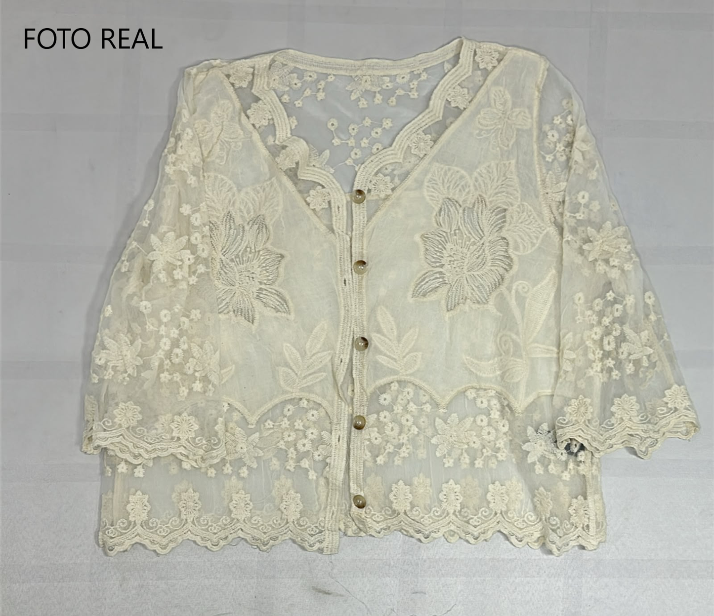 VJ121 - Blusa Bordada con Encaje