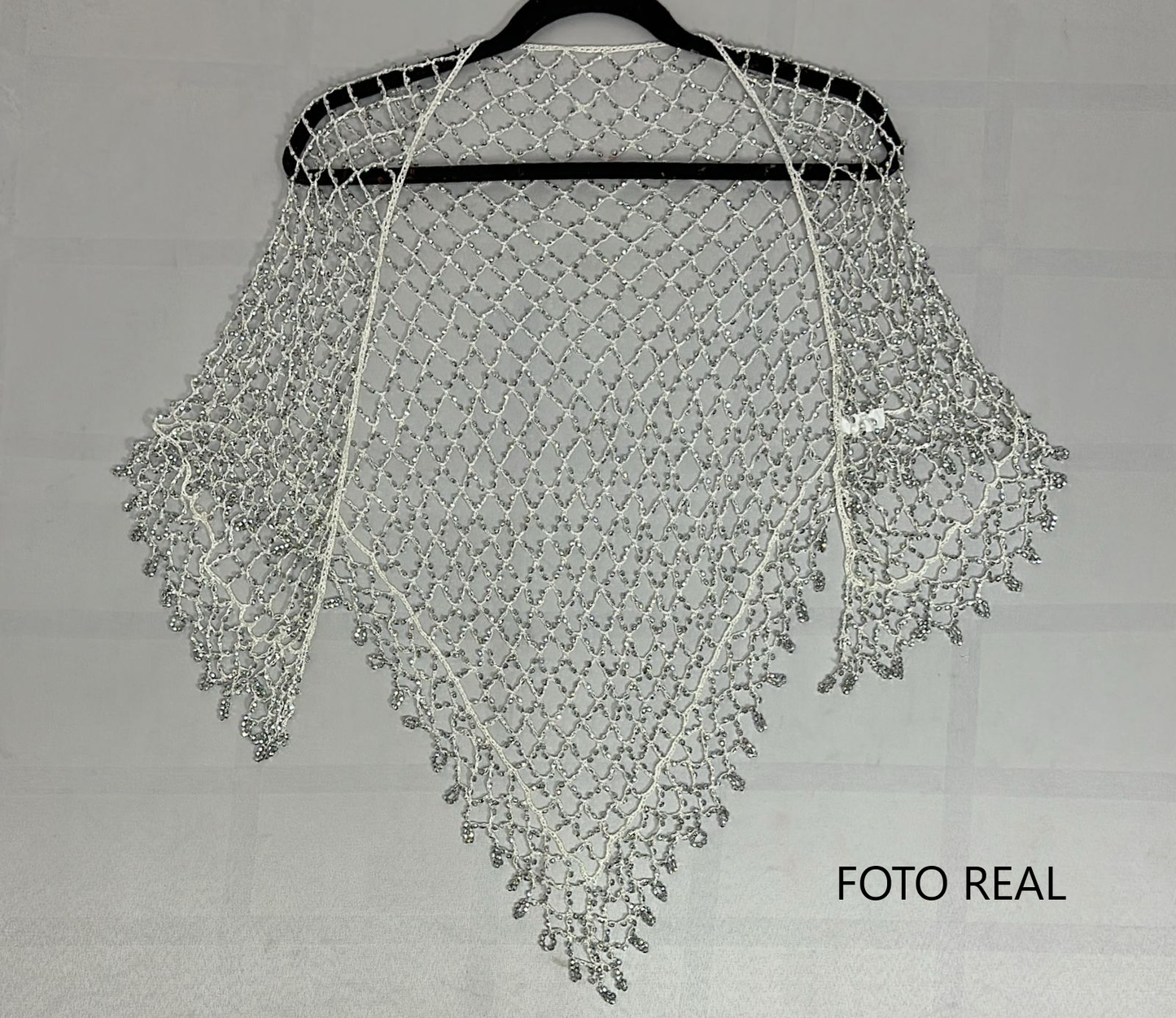 0817-4 - Chal Elegante de Malla con Perlas Doradas
