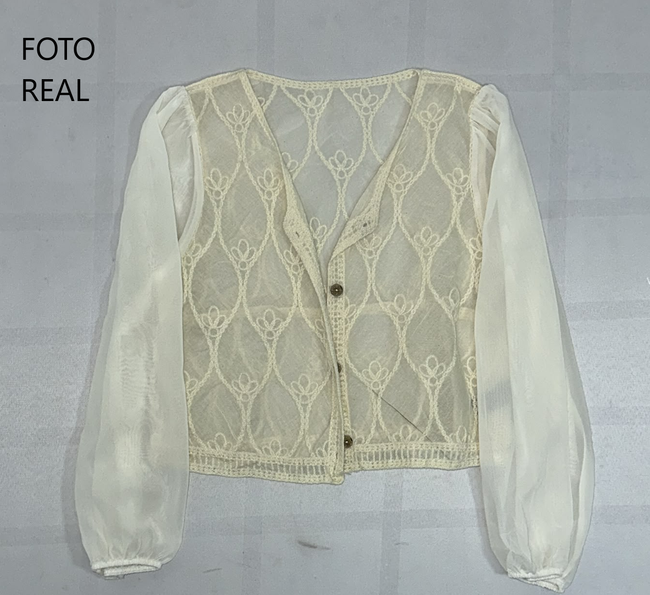 VJ126 - Blusa Bordada con Encaje