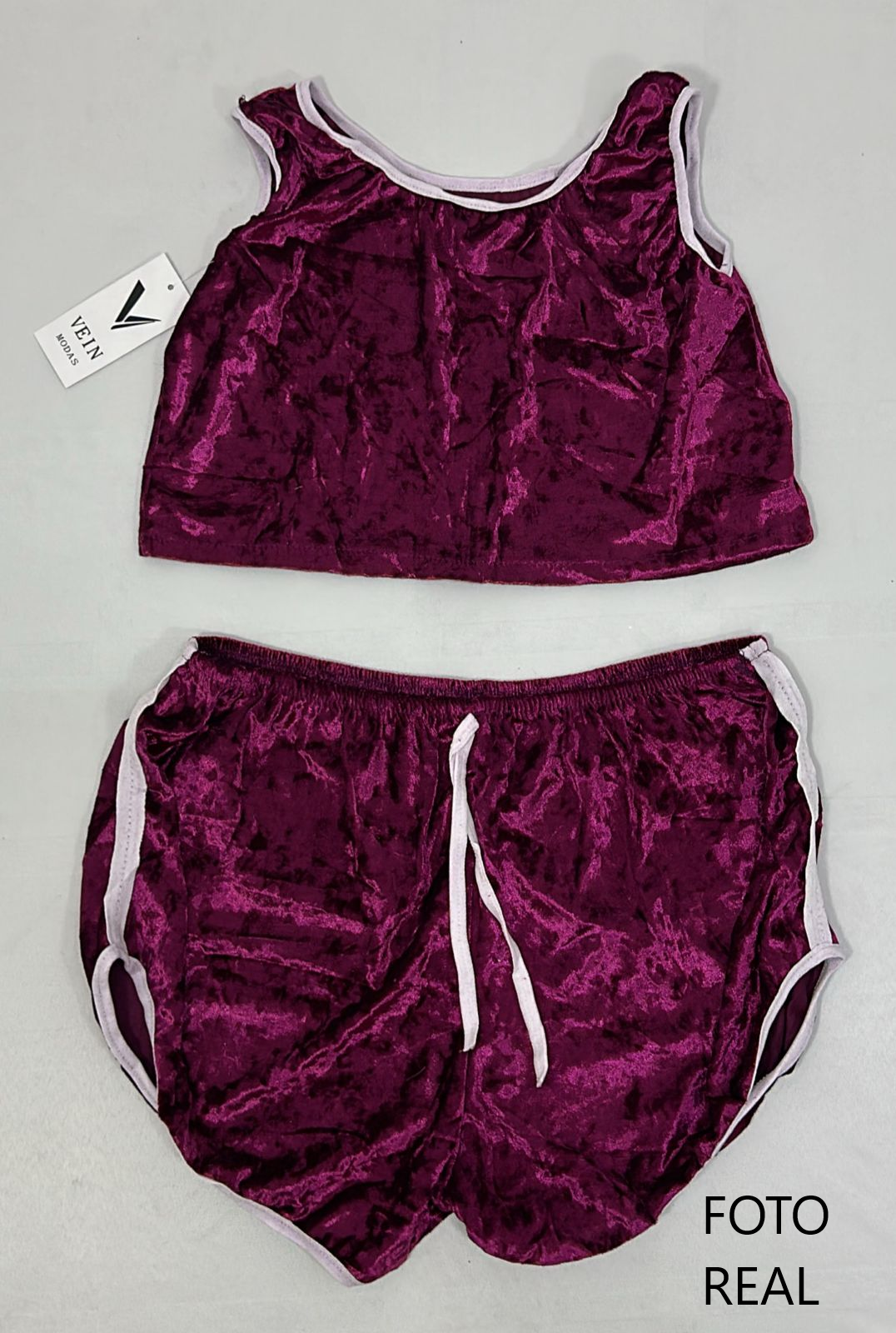 VD205 - Conjunto de terciopelo deportivo