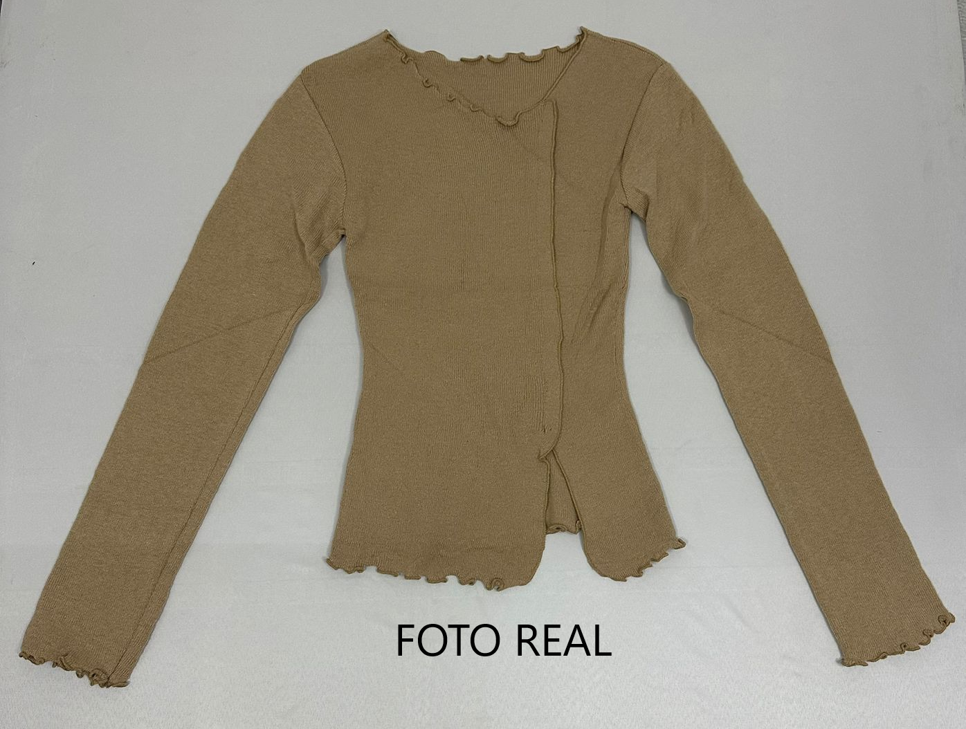 VS252 - Blusa tejida con olanes casual