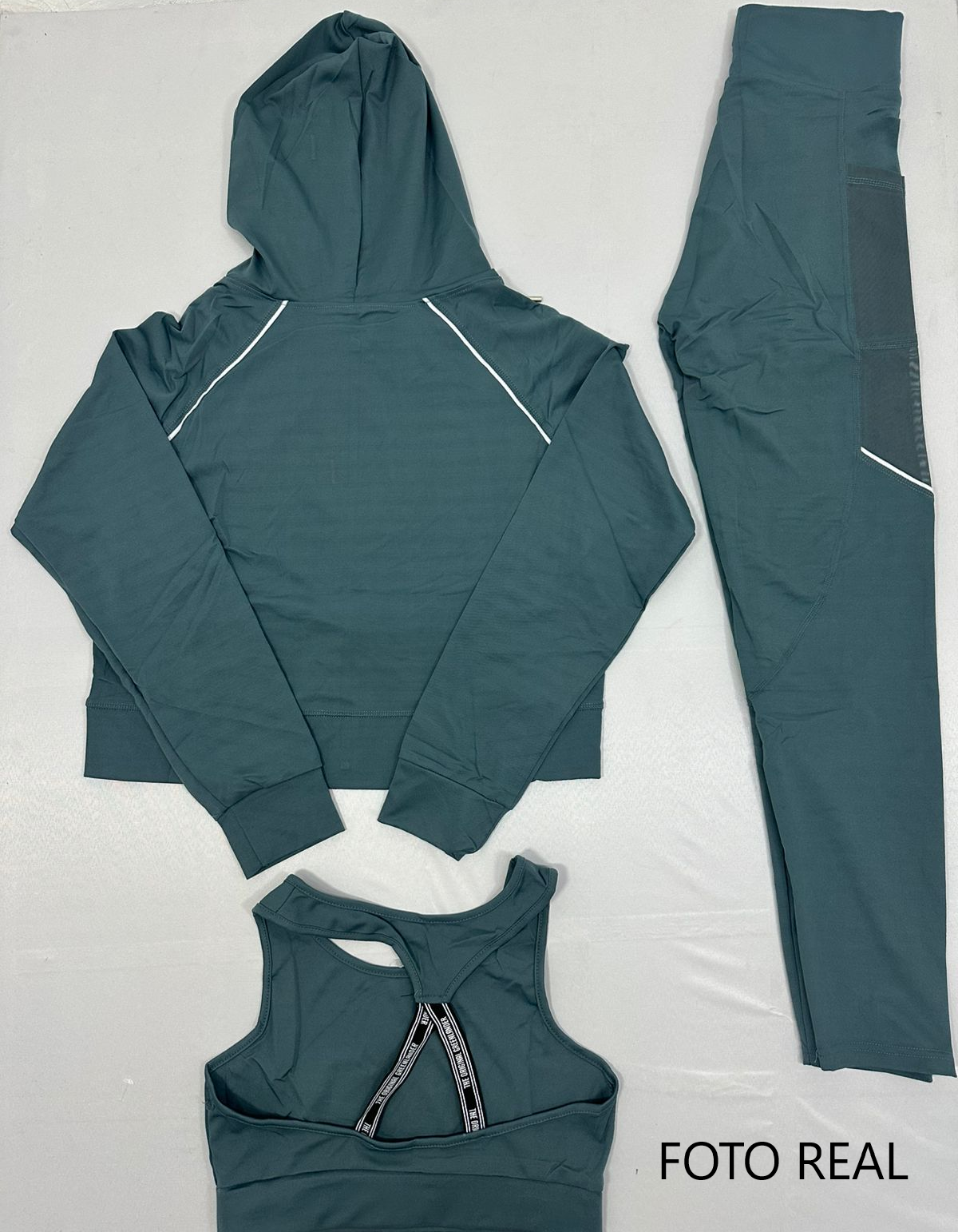 SCHU34 - Conjunto deportivo 3 piezas