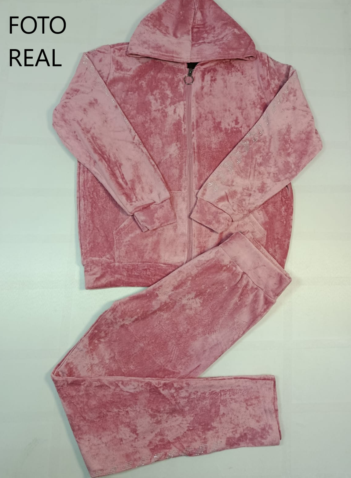 TC197R - Conjunto de Terciopelo para Dama