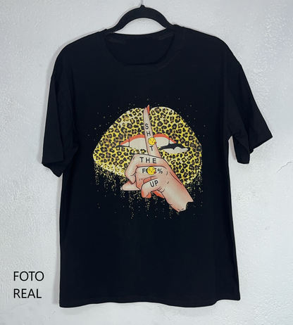 KD00347 - Blusa estampada con labios leopardo