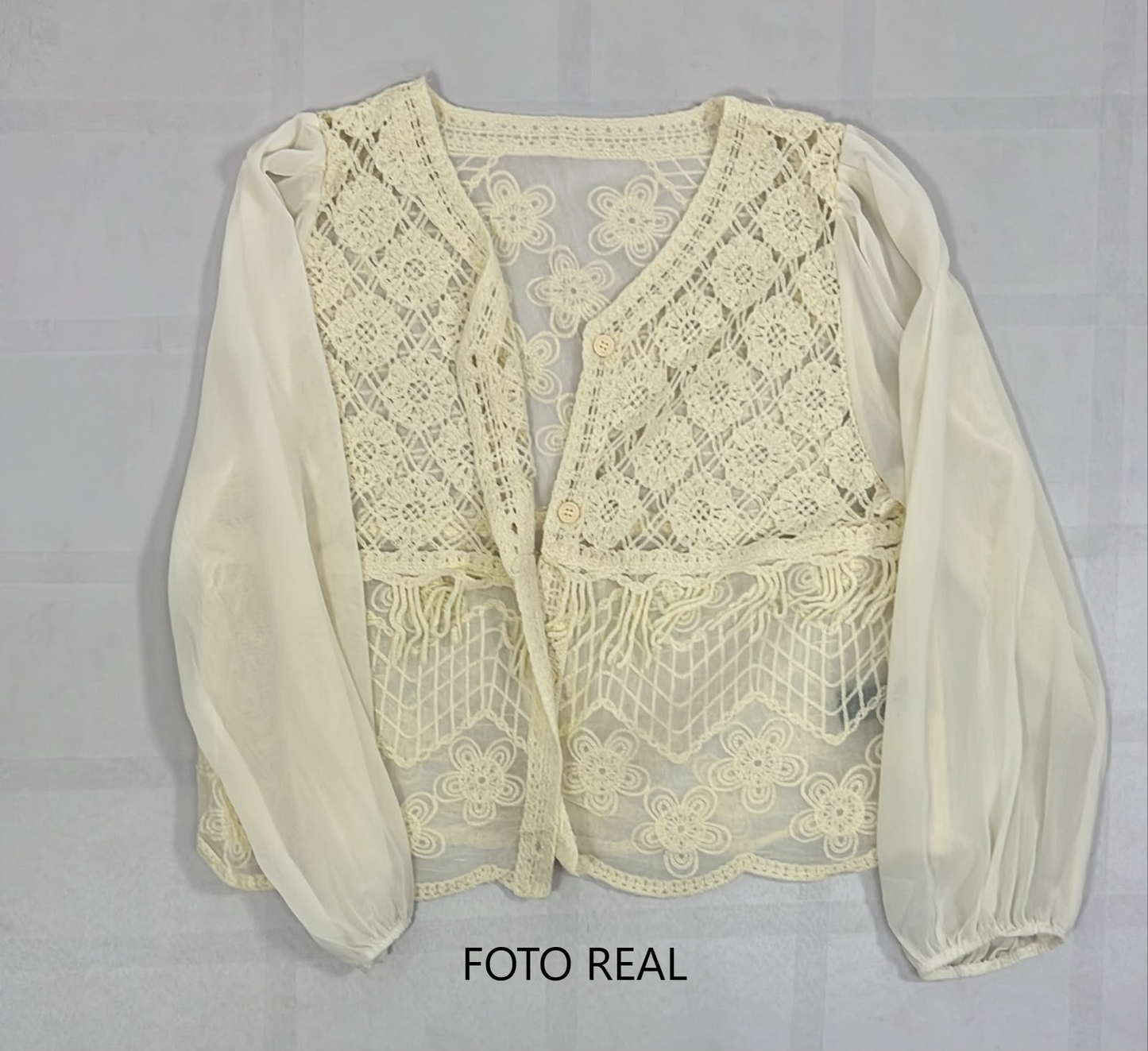 VJ122 - Blusa Bordada con Encaje