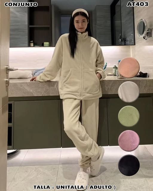 AT403 - Conjunto Polar para Mujer