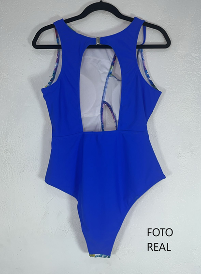 TBD007 - Traje de baño floral con corte moderno