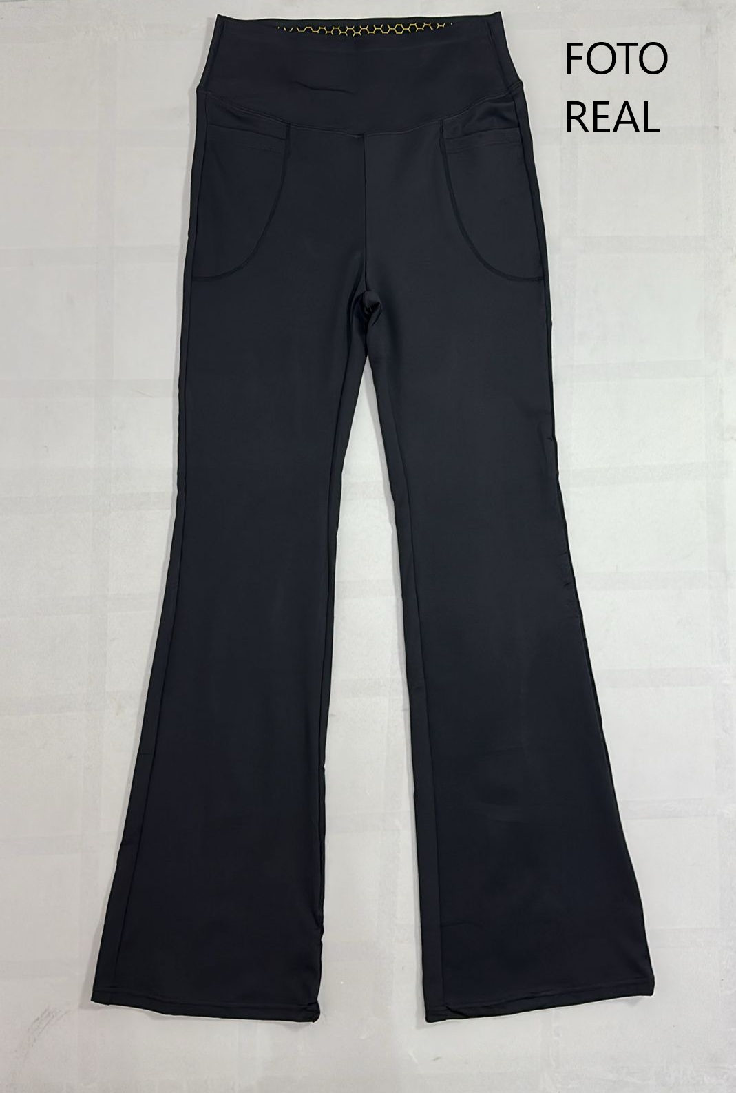 VLL1020 - Pantalón Acampanado Levanta Pompa con Bolsas