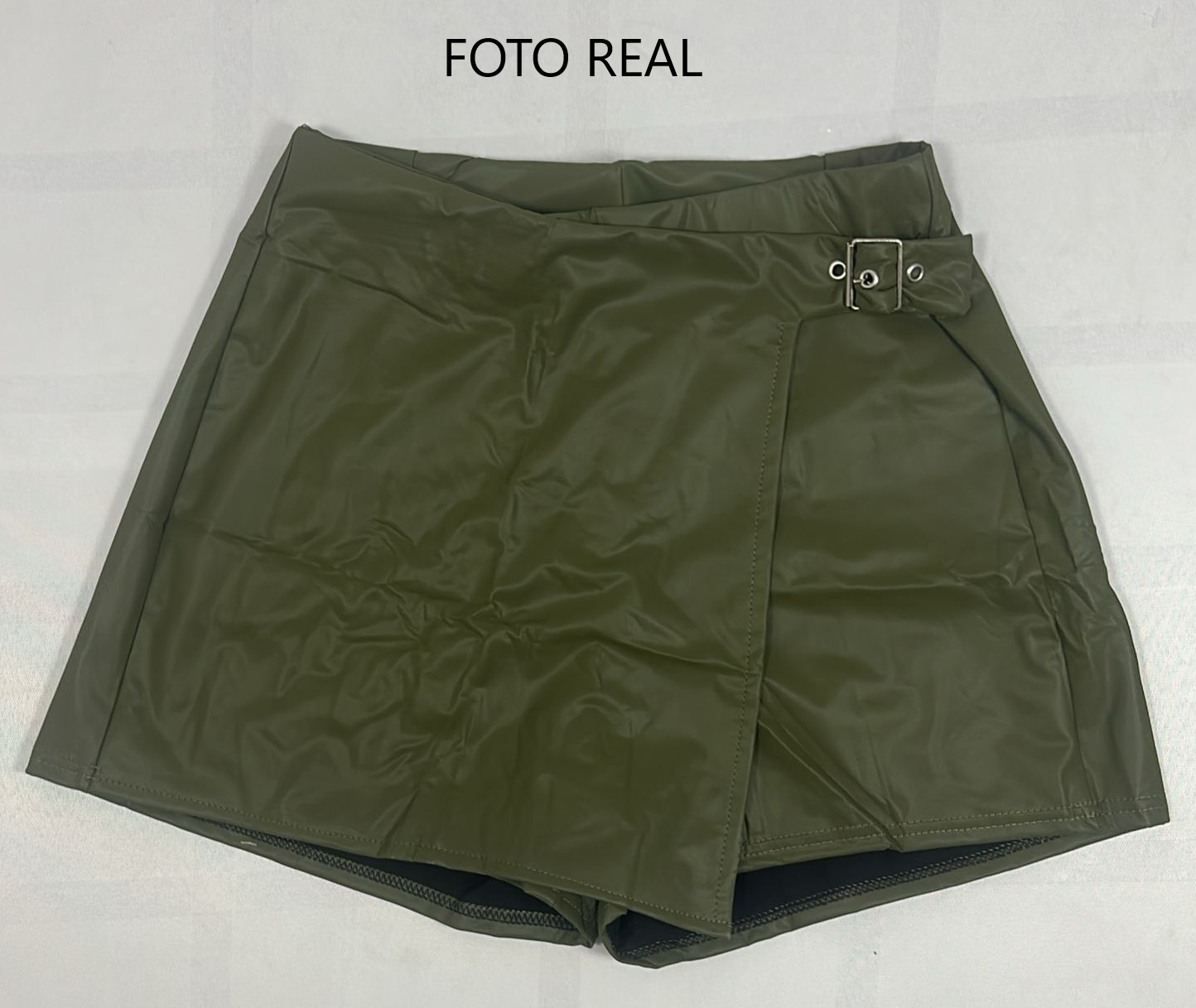 P34352 - Short Tipo Falda Vinipiel