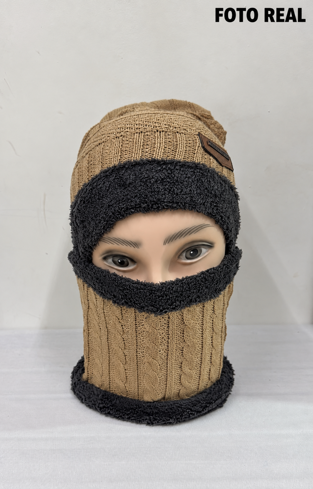 VH003 - Gorro con Bufanda Afelpada