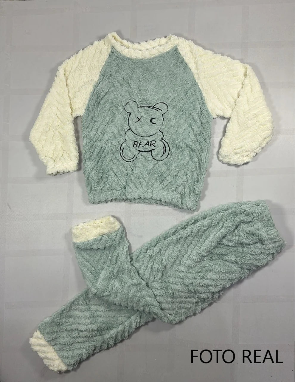 KPJ404 - Pijama Polar de Dos Piezas con Osito para Niña