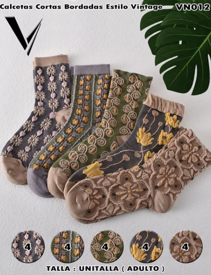 VN012 - Calcetas Bordadas Estilo Vintage